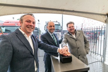 Openbaar truck- laadplein Zwolle geopend