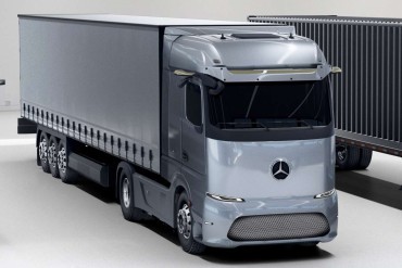 Mercedes-Benz eActros Longhaul BEV