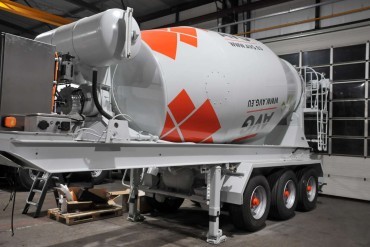 Elektrische Wierda Hybrid mixer trailer voor AVG