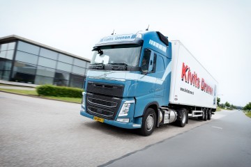 Eerste Volvo LNG trucks de weg op