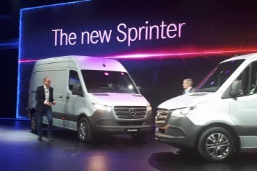 Nieuwe Mercedes Sprinter continu online