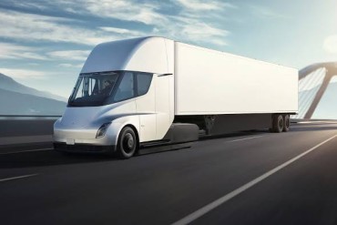 Tesla kondigt Semi truck aan voor 2e helft 2020