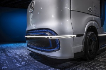 Ook bij Mercedes waterstof èn een verbeterde e-Actros