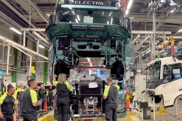 Volvo start serieproductie elektrische 44 tons trucks